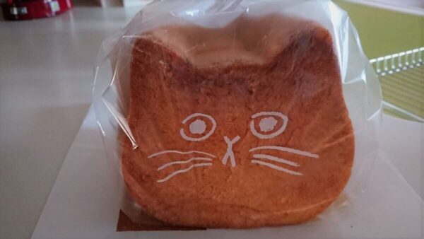 ねこねこ食パン